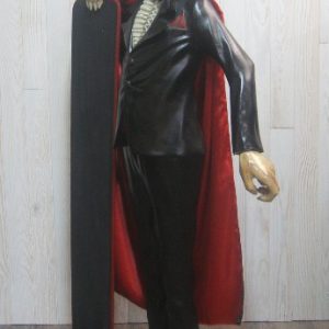 Statue du Comte Dracula avec un porte-menu