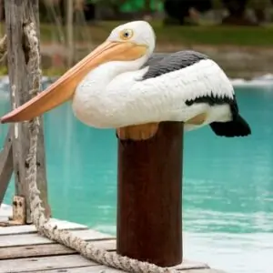 Pelican Couche Sur Poteau Decoration Plage Mer Ocean Statue Grandeur Nature En Resine Et Fibre De Verre Vente Et Location Evenementiel