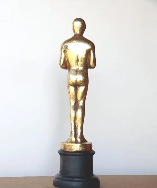 ▷ Statuette Oscars du Cinéma pour déguisement【Achat en ligne】