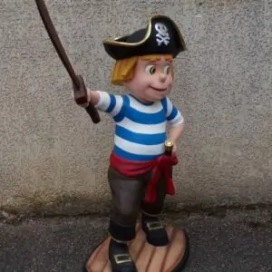 Petit garçon Pirate avec son épée, style dessin animé.