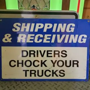 panneau de signalisation routiere americain stop trucker 50x36cm