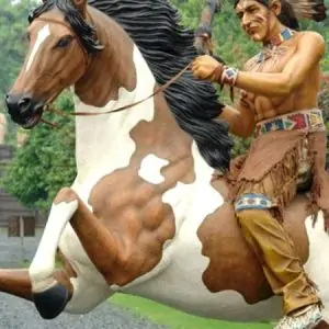 western statue d'indien sur son cheval cabre 1