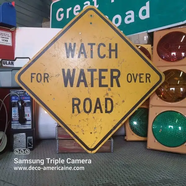 panneau routier américain WATCH FOR WATER OVER ROAD