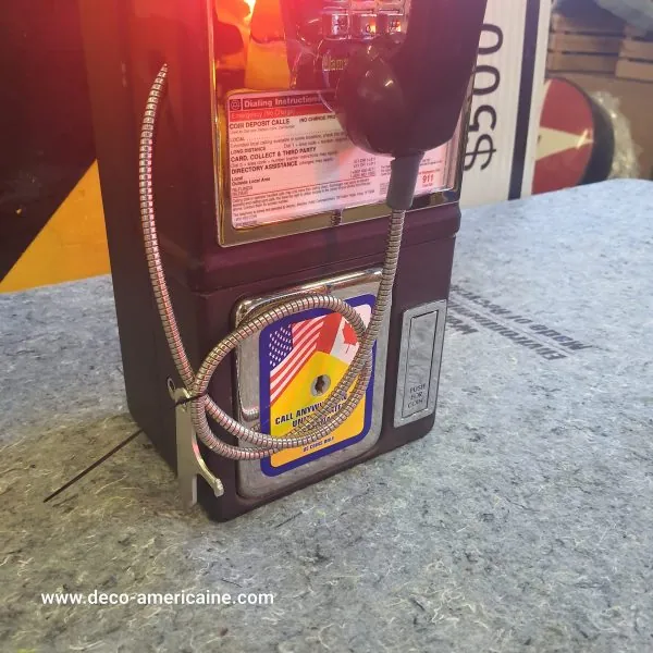 téléphone payphone américain de rue avec monnayeur et stickers ab (copie)