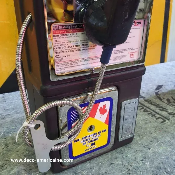 téléphone payphone américain de rue avec monnayeur et stickers k