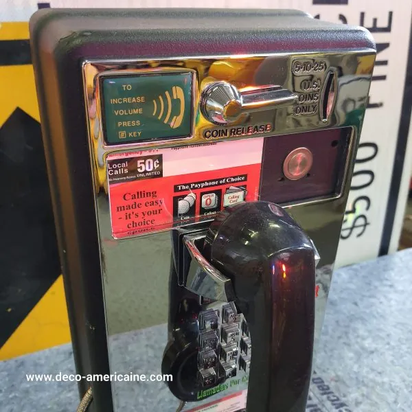 téléphone payphone américain de rue avec monnayeur et stickers p
