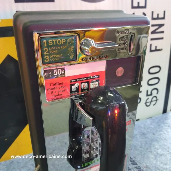 téléphone payphone américain de rue avec monnayeur et stickers q (copie)