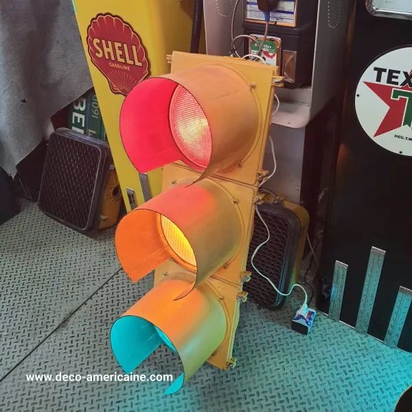 feu tricolore américain à 3 voies avec câblé 110cm jaune (copie)