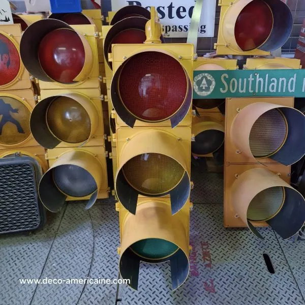 feu tricolore américain à 3 voies avec fixation plafond et câblé 125cm jaune (copie)