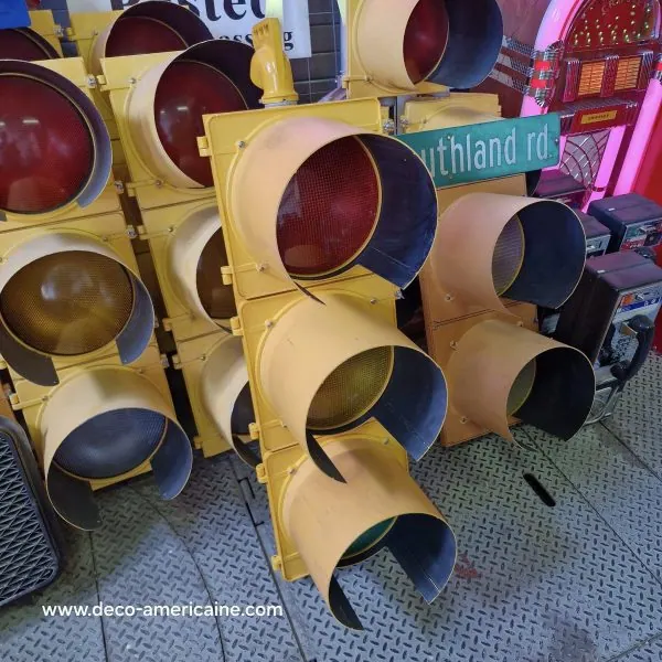 feu tricolore américain à 3 voies avec fixation plafond et câblé 125cm jaune (copie)