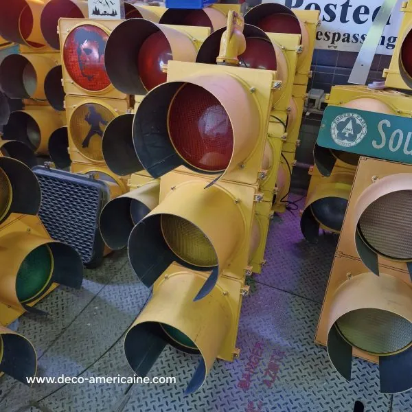 feu tricolore américain à 3 voies avec fixation plafond et câblé 125cm jaune (copie)
